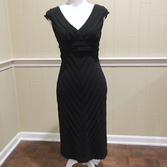 Adrianna Papell Dresses & Skirts - Adrianna Papell Sz 6 Pleated Black Sheath Dress